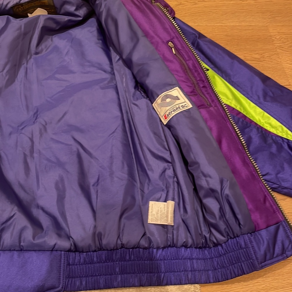 Descente Ski Coat - Picture 14 of 14